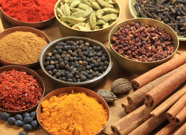 Podstawą kuchni izraelskiej są aromatyczne przyprawy Podstawą kuchni izraelskiej są aromatyczne przyprawy