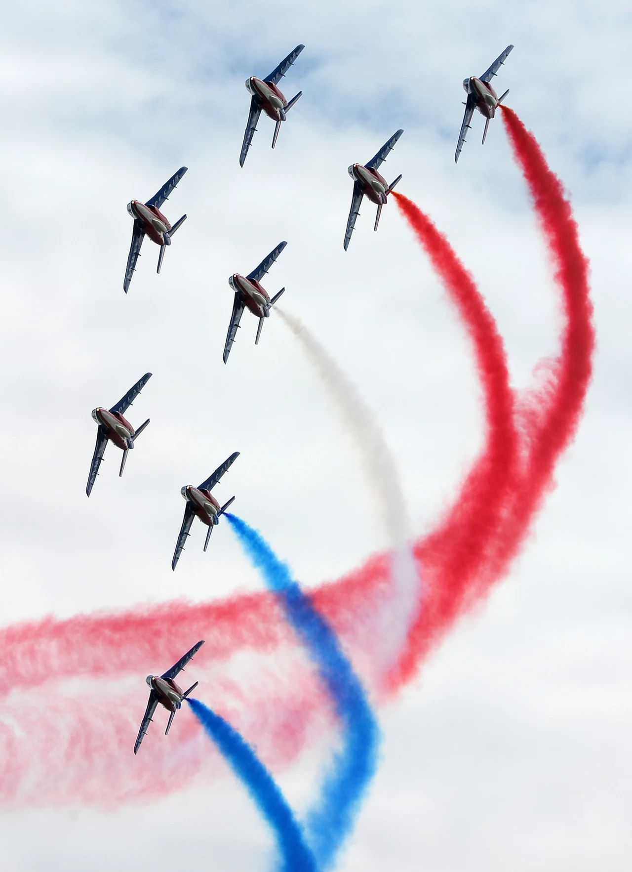 Patrouille de France w czasie ćwiczeń nad bazą Salon-de-Provence Patrouille de France w czasie ćwiczeń nad bazą Salon-de-Provence