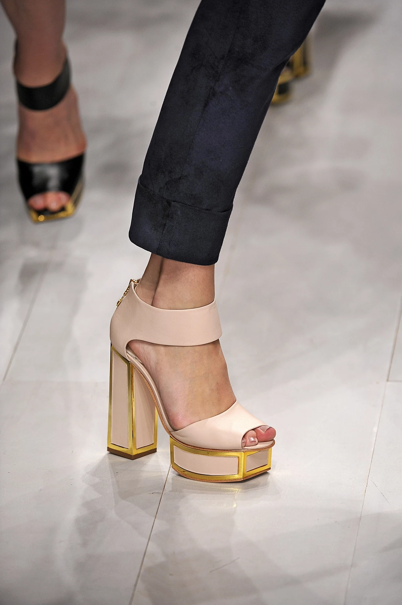 Podobają ci się te nowowczesne buty na platformie? Podobają ci się te nowowczesne buty na platformie?