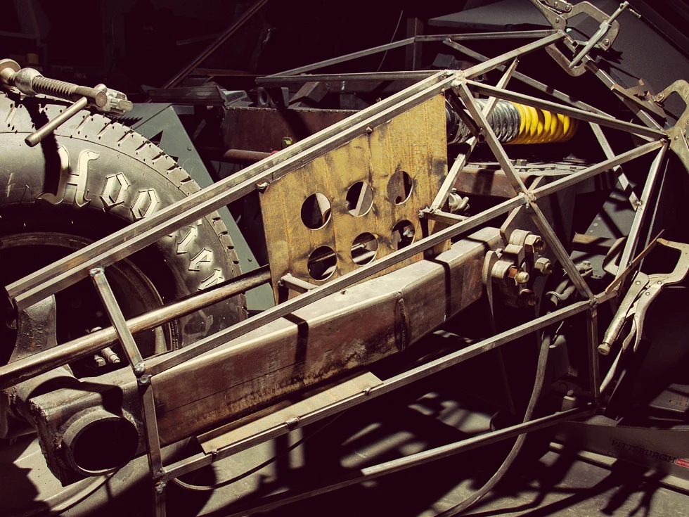 Batmobil (Tumbler) - fanowska kopia pojazdu Batmana z filmu Mroczny Rycerz weźmie udział w wyścigu Gumball 2013