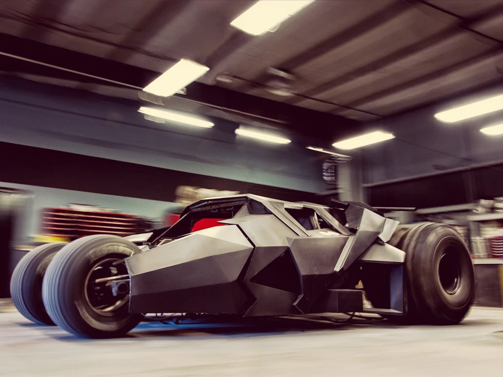 Batmobil (Tumbler) - fanowska kopia pojazdu Batmana z filmu Mroczny Rycerz weźmie udział w wyścigu Gumball 2013