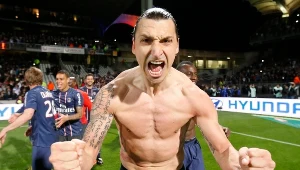 Zlatan Ibrahimovic świętuje tytuł mistrzowski