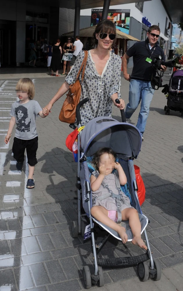 Maja Ostaszewska z dziećmi Maja Ostaszewska z dziećmi