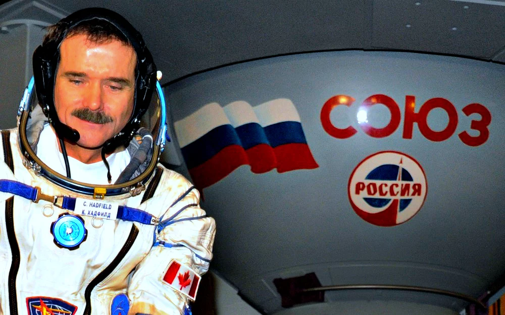 Chris Hadfield - od czasów Neila Armstronga nie było równie charakterystycznego astronauty