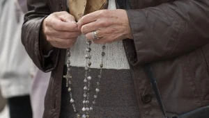 Wiernych deklarujących swoje modlitwy dla umierających jest bardzo dużo