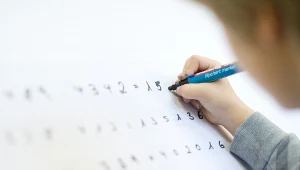 Zdolności nauki matematyki poprawiły ise po stymulacji prądem