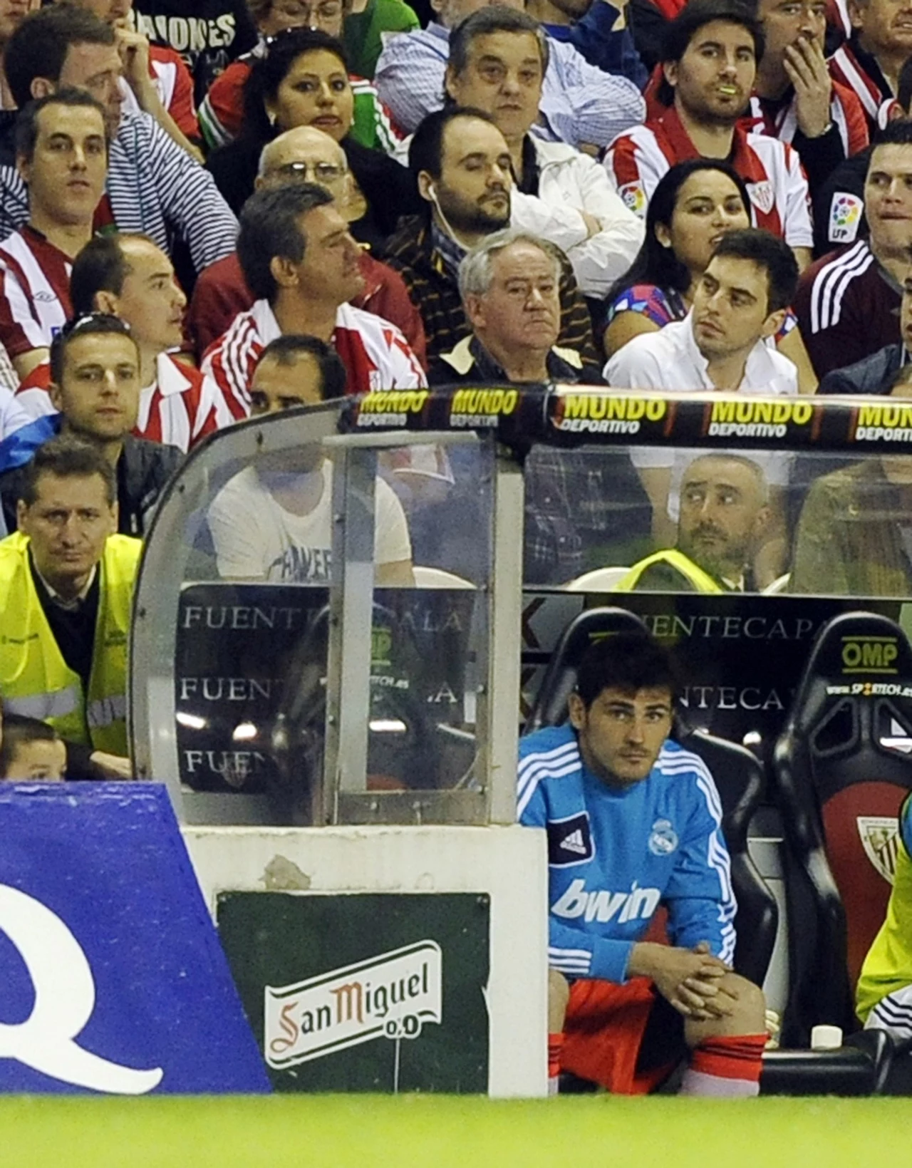 Ofiara konfliktu z Mou - Iker Casillas