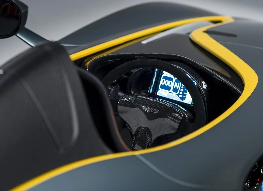 Cc100 Urodzinowy Aston Martin CC100 Speedster - Motoryzacja w INTERIA.PL