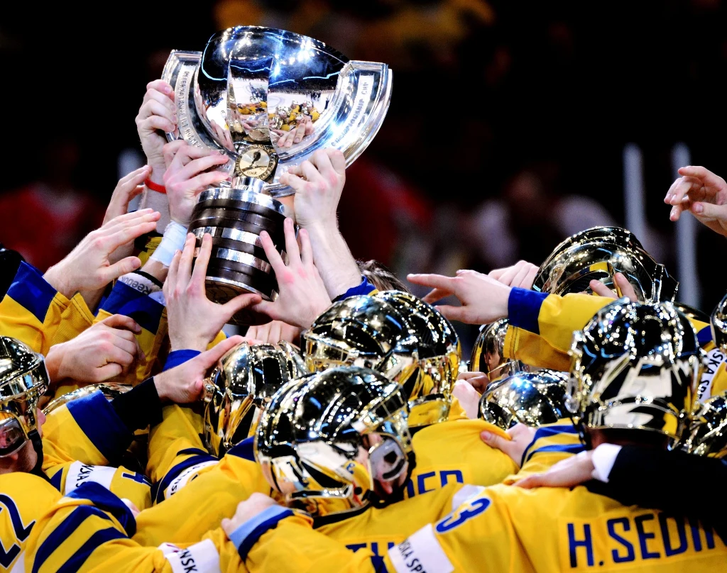 Ekipa "Trzech Koron" złoty medal wywalczyła po raz dziewiąty w historii. Poprzednio taki sukces świętowała w 2006 roku. Ekipa "Trzech Koron" złoty medal wywalczyła po raz dziewiąty w historii. Poprzednio taki sukces świętowała w 2006 roku.