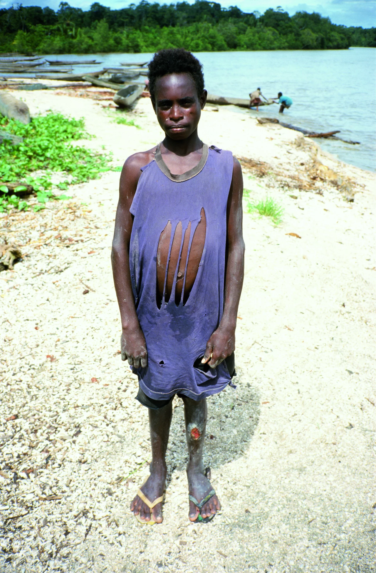 Roy Villevoye, Andreas Saráw, Pirimapún, Asmat, Papua 1998. Dzięki uprzejmości Motive Gallery, Bruksela, Belgia Roy Villevoye, Andreas Saráw, Pirimapún, Asmat, Papua 1998. Dzięki uprzejmości Motive Gallery, Bruksela, Belgia