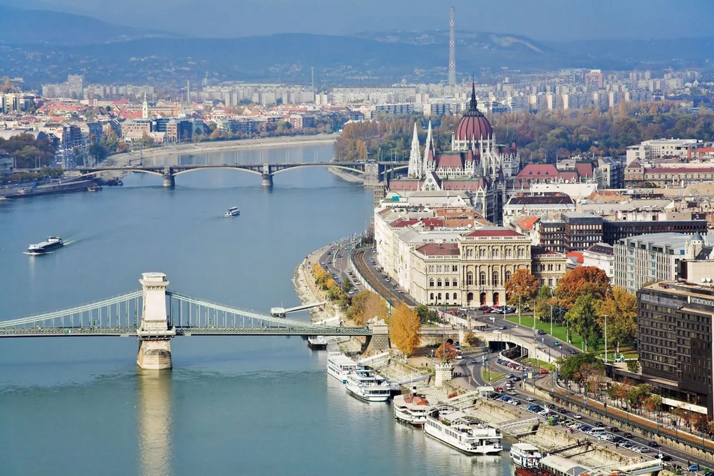 Budapeszt to miasto pełne pięknych kamienic, kościołów, placów, pomników i fontann