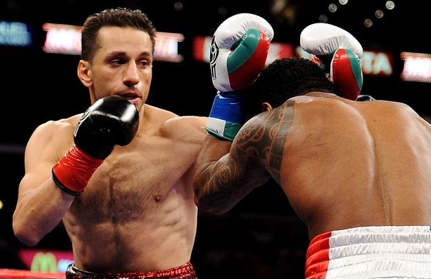 Sergio Mora (z lewej) i Shane Mosley Sergio Mora (z lewej) i Shane Mosley