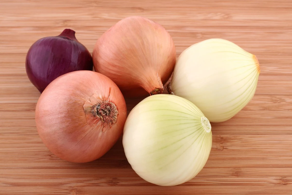 Cebula pomoże nam usunąć przypalenia z żelazka