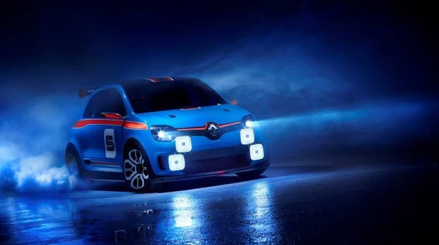 Renault Twin'Run porusza się na kołach z 18-calowymi obręczami. Z przodu zamontowano 6-tłoczkowe zaciski i tarcze o średnicy 356 mm, a z tyłu - zaciski 4-tłoczkowe i 328-milimetrowe tarcze.