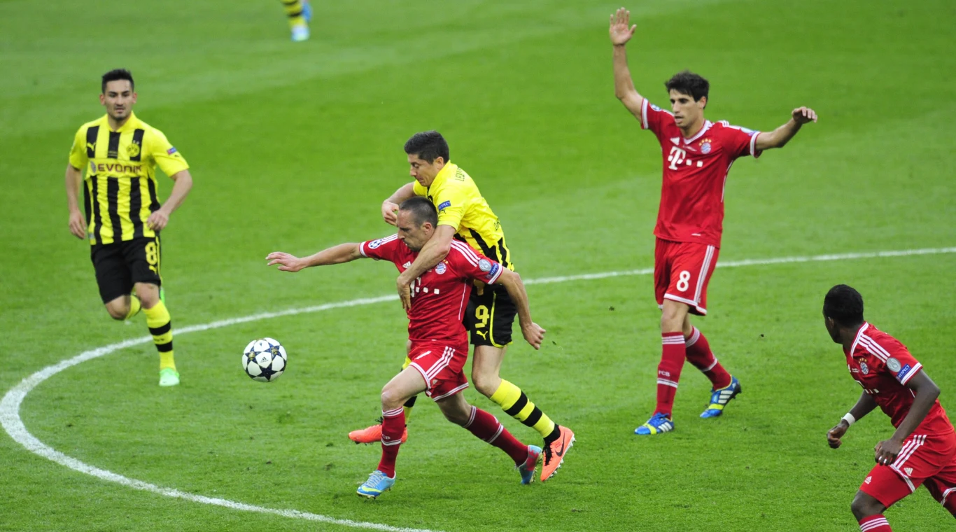 Zwycięskiego gola w 89. minucie zdobył Arjen Robben.