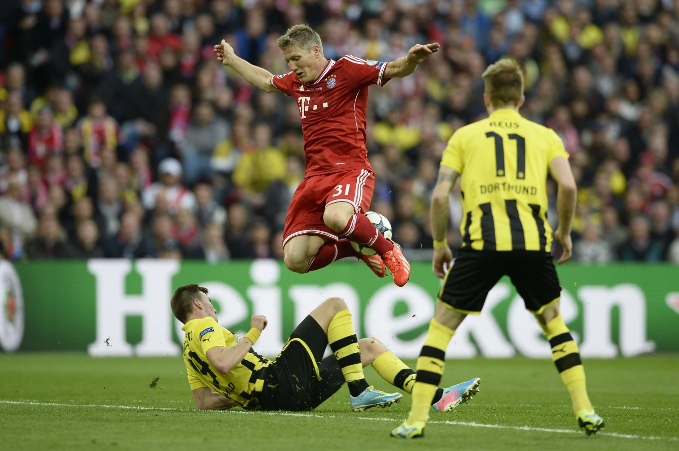 Zwycięskiego gola w 89. minucie zdobył Arjen Robben.