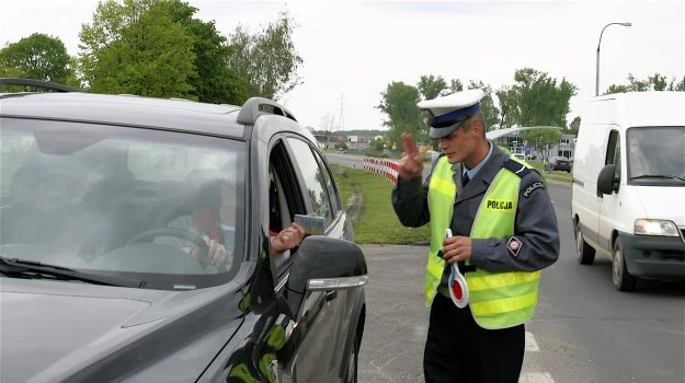 Ze statystyk policyjnych wynika, że bezpieczeństwo na polskich drogach poprawia się. Mimo to w całym 2012 roku zginęło ponad 3,5 tys. osób, w tym ponad 1 tys. pieszych.