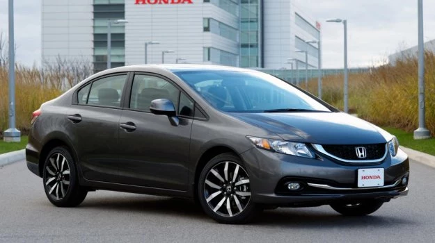 Honda Civic sedan po liftingu - wersja europejska (2013)