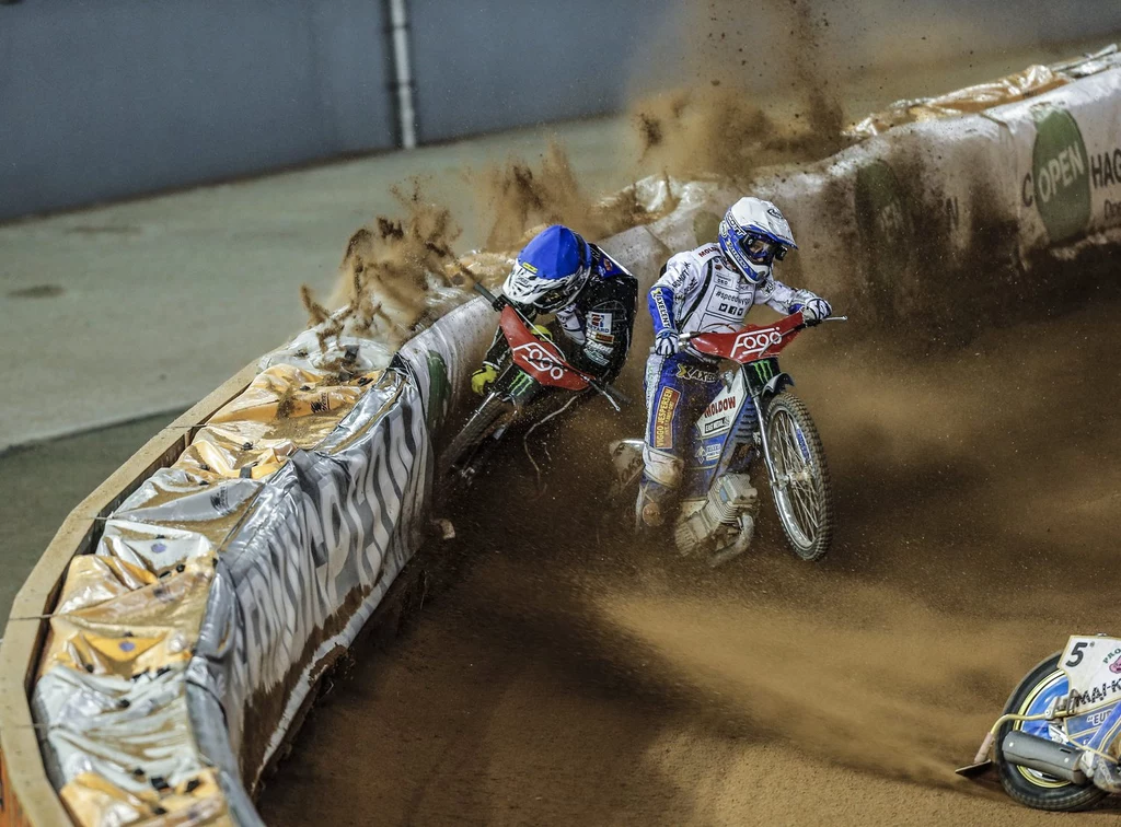 Tai Woffinden (z lewej) i Nicki Pedersen