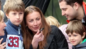 Justyna Kowalczyk wśród dzieci w Zakopanem