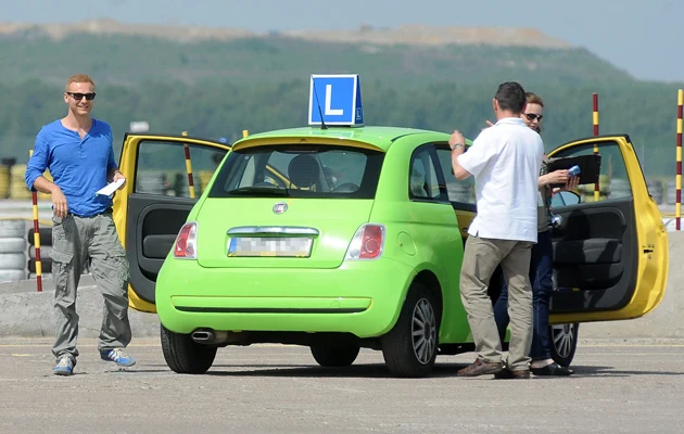 Krystian Wieczorek podczas egzaminu na prawo jazdy Krystian Wieczorek podczas egzaminu na prawo jazdy