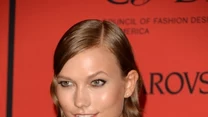 Jak podoba ci się taka szczupła Karlie Kloss?