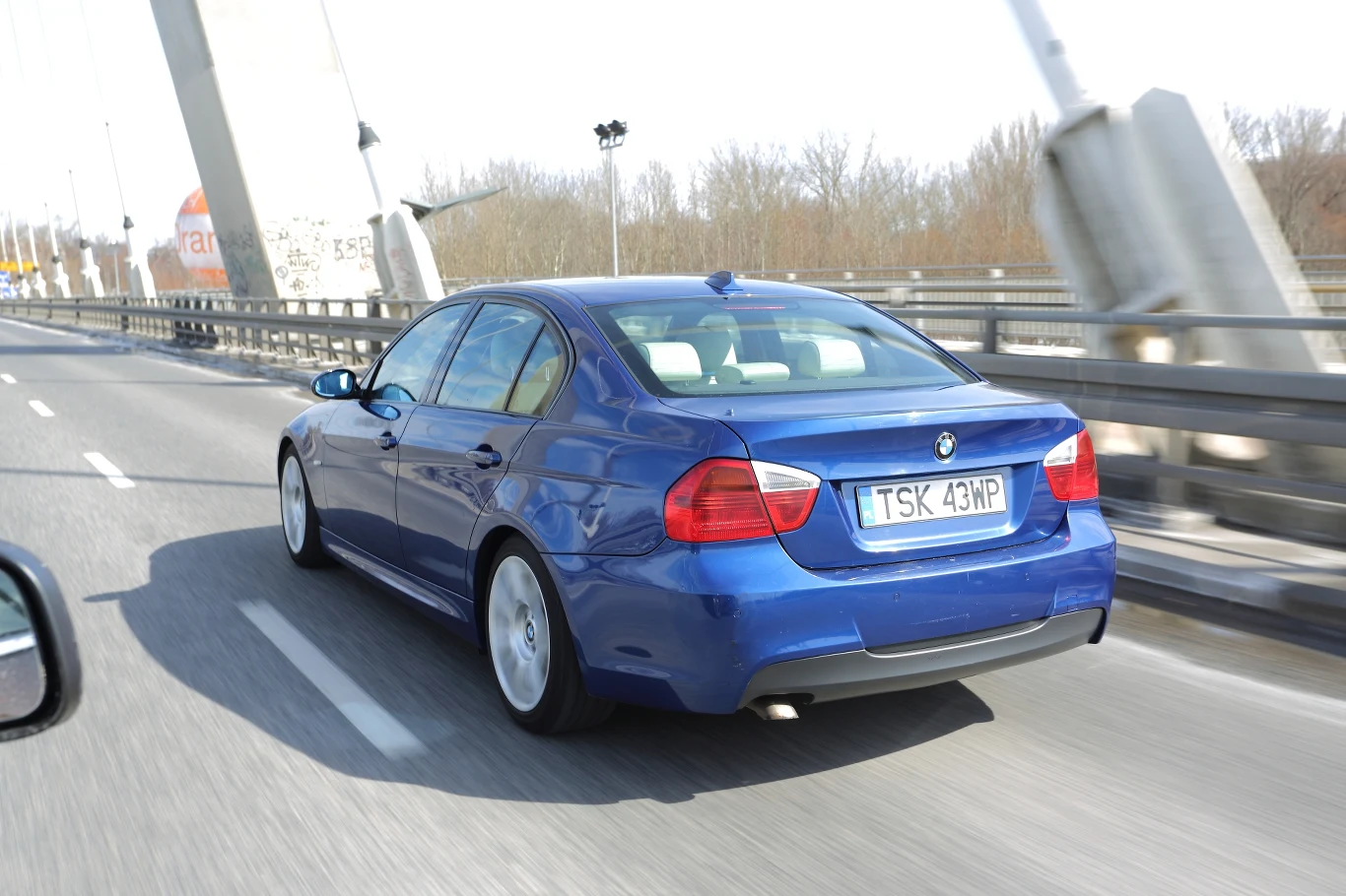 "Po prawie 250 tys. km samochód nadal ma oryginalne zawieszenie. I to pomimo jeżdżenia latem na 19-calowych felgach BMW Performance"