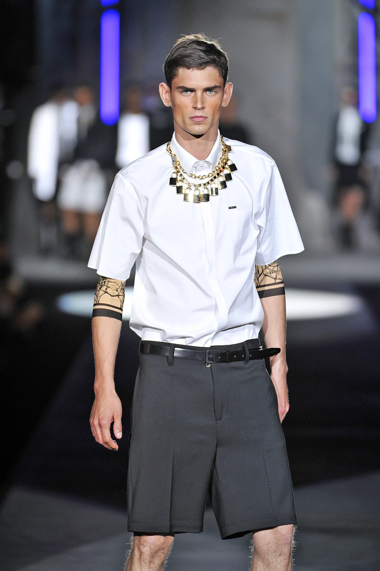 Projekt: Dsquared2 Projekt: Dsquared2