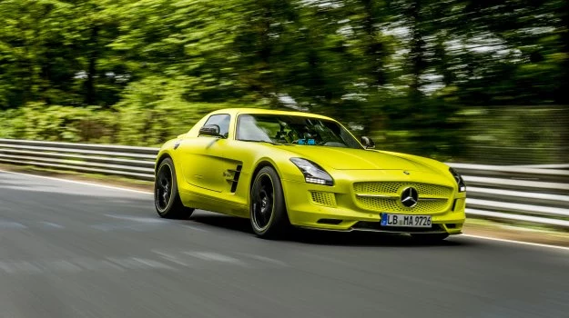 Mercedes SLS AMG Electric Drive kosztuje 416 500 euro.