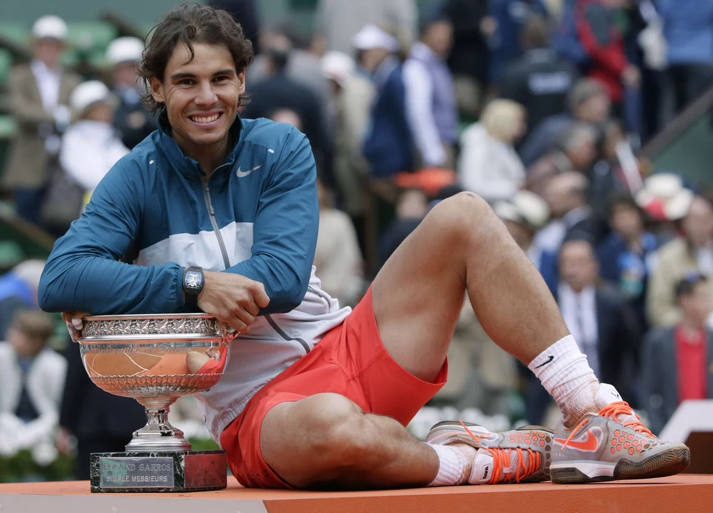 27-letni Nadal zdobył 12. tytuł w Wielkim Szlemie. Po raz dziewiąty wystąpił w stolicy Francji, gdzie przegrał dotychczas tylko jeden mecz - w 2009 roku w czwartej rundzie ze Szwedem Robinem Soederlingiem. 27-letni Nadal zdobył 12. tytuł w Wielkim Szlemie. Po raz dziewiąty wystąpił w stolicy Francji, gdzie przegrał dotychczas tylko jeden mecz - w 2009 roku w czwartej rundzie ze Szwedem Robinem Soederlingiem.