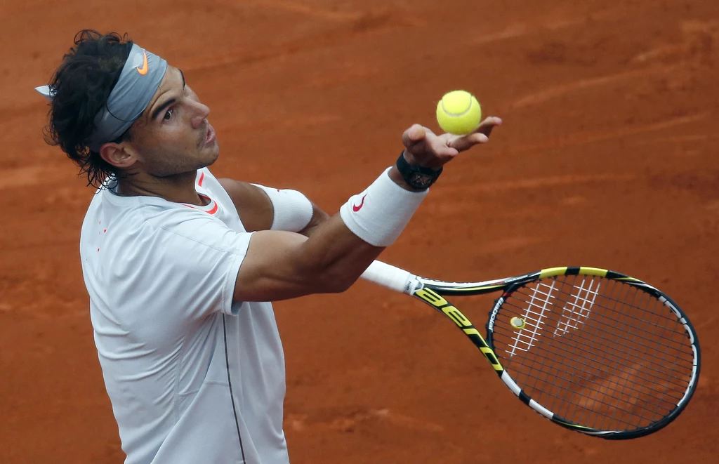 27-letni Nadal zdobył 12. tytuł w Wielkim Szlemie. Po raz dziewiąty wystąpił w stolicy Francji, gdzie przegrał dotychczas tylko jeden mecz - w 2009 roku w czwartej rundzie ze Szwedem Robinem Soederlingiem. 27-letni Nadal zdobył 12. tytuł w Wielkim Szlemie. Po raz dziewiąty wystąpił w stolicy Francji, gdzie przegrał dotychczas tylko jeden mecz - w 2009 roku w czwartej rundzie ze Szwedem Robinem Soederlingiem.