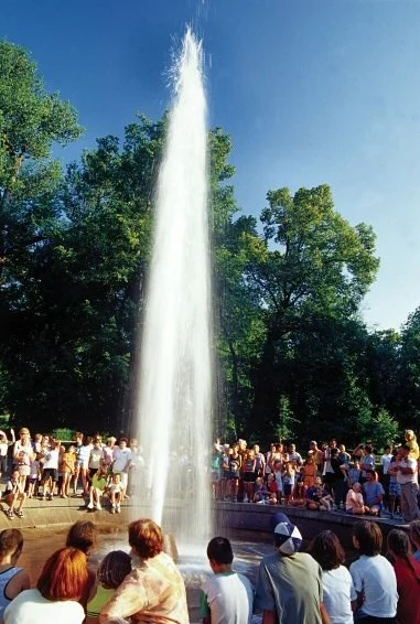 Herlański gejzer tryska wodami już od ponad 120 lat! /fot. www.slovakia.travel