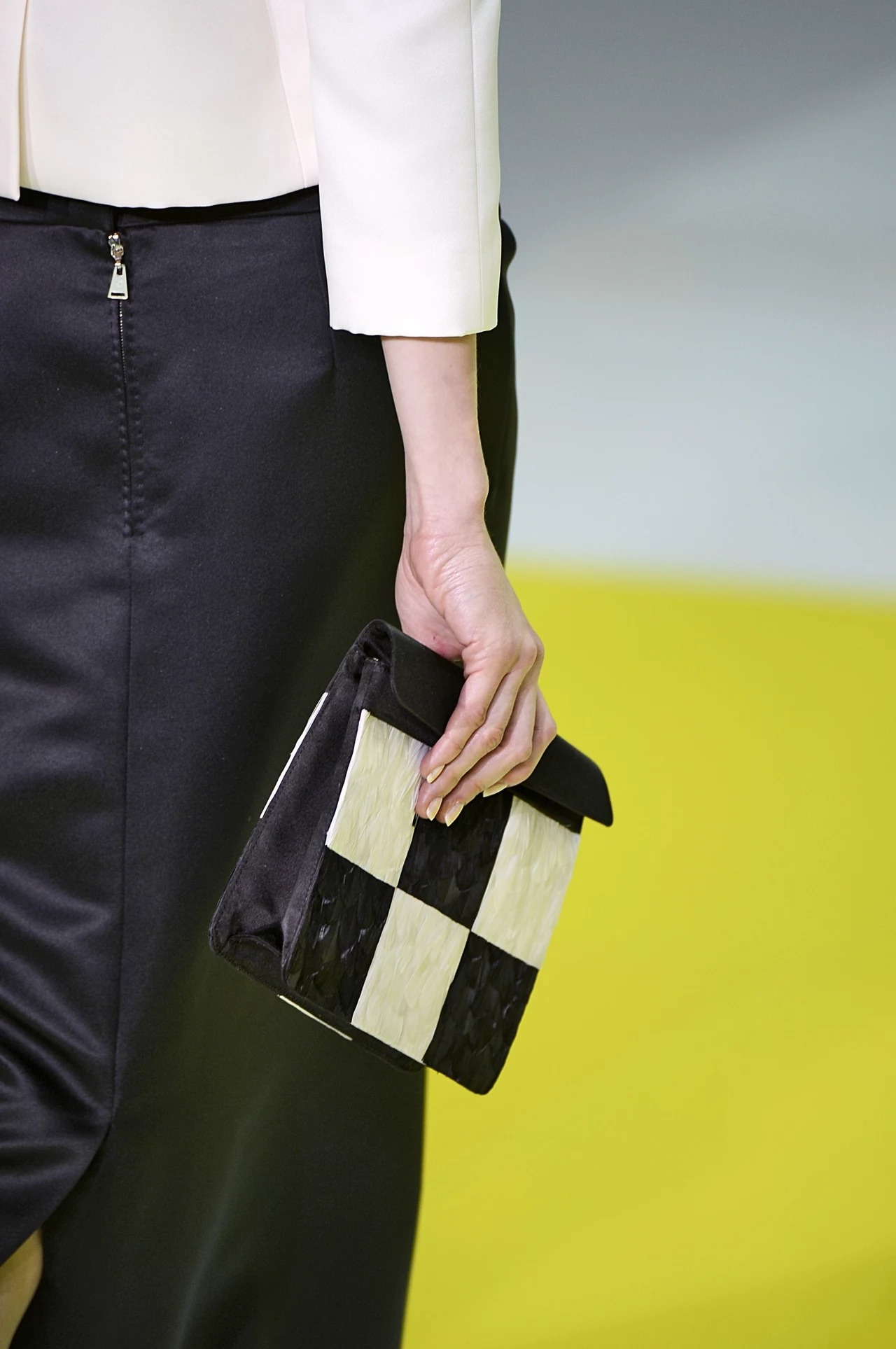 Krata rodem z szachownicy to znak rozpoznawczy tegorocznej kolecji domu mody Louis Vuitton Krata rodem z szachownicy to znak rozpoznawczy tegorocznej kolecji domu mody Louis Vuitton