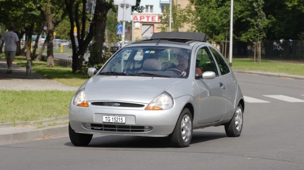 Za 10 tys. zł kupimy dobrze wyposażony samochód do miasta z dość młodego rocznika. Przyjemność z jazdy gwarantowana.