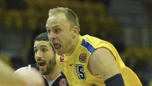 Łukasz Koszarek sezon rozpoczynał w Asseco Prokom Gdynia, a kończył jako mistrz kraju ze Stelmetem Zielona Góra