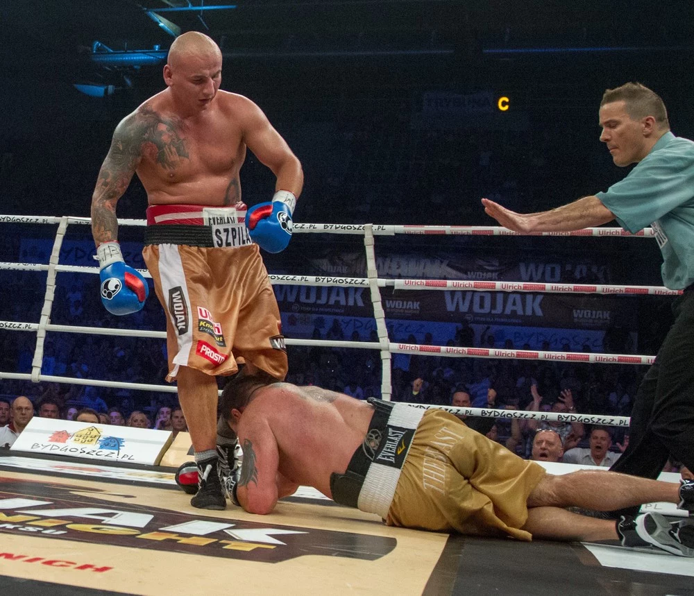 Artur Szpilka zanotował piętnaste kolejne zwycięstwo w karierze. W walce wieczoru Wojak Boxing Night w Bydgoszczy niepokonany na zawodowym ringu "Szpila" jednogłośnie na punkty pokonał Amerykanina Briana Minto