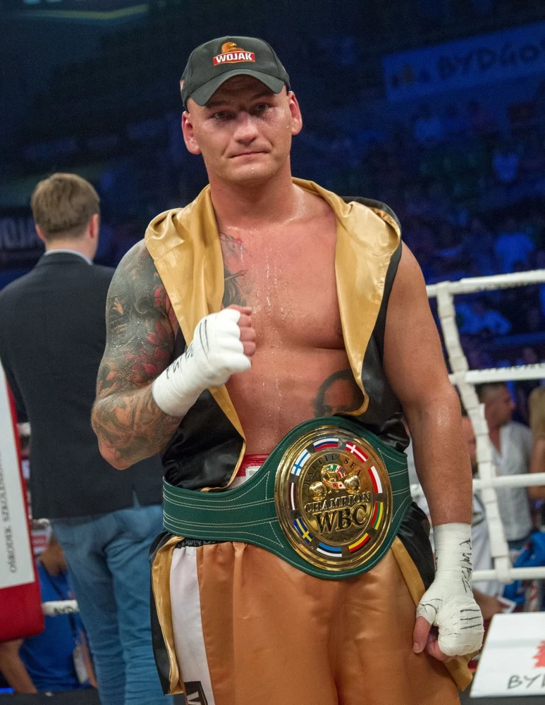 Artur Szpilka zanotował piętnaste kolejne zwycięstwo w karierze. W walce wieczoru Wojak Boxing Night w Bydgoszczy niepokonany na zawodowym ringu "Szpila" jednogłośnie na punkty pokonał Amerykanina Briana Minto