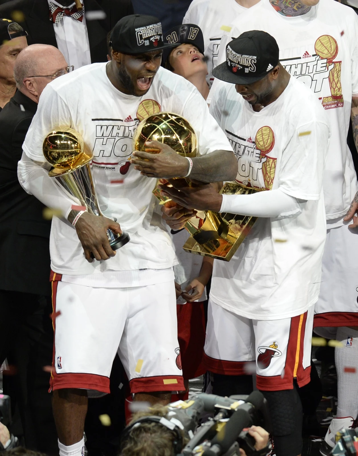Koszykarze Miami Heat trzeci raz w swoim czwartym występie w finale sięgnęli po mistrzostwo ligi NBA. W siódmym decydującym spotkaniu pokonali w czwartek we własnej hali San Antonio Spurs 95:88, wygrywając rywalizację 4-3