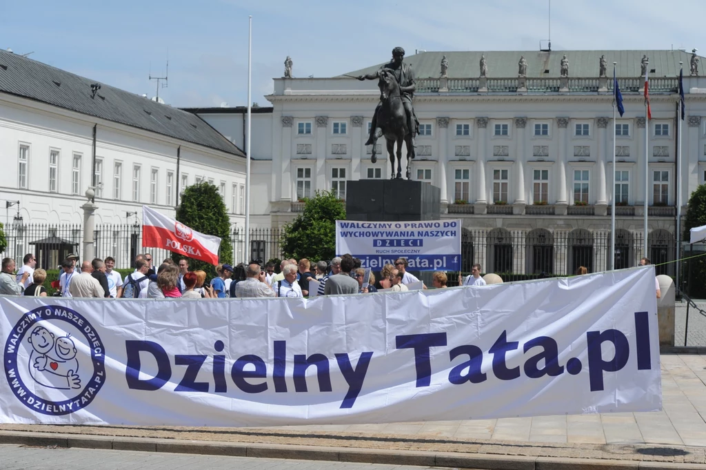  Pikieta organizowana przez Ruch Społeczny 