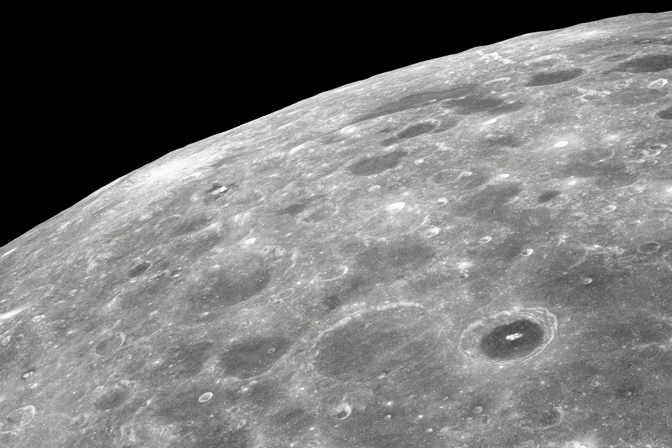 Misja LRO przyniosła wiele nowych informacji na temat Księżyca Misja LRO przyniosła wiele nowych informacji na temat Księżyca