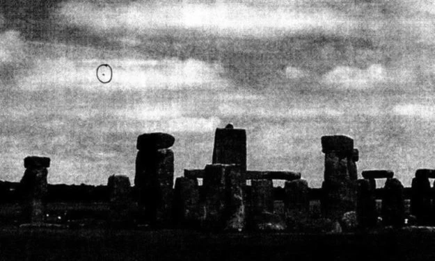 Jedno z ostatnich doniesień rozpatrywanych przez "Brytyjskie Archiwum X": UFO nad Stonehenge. Co ciekawe, nikt nie miał czasu dokładnie sprawdzić tej sprawy - fot. British National Archives 