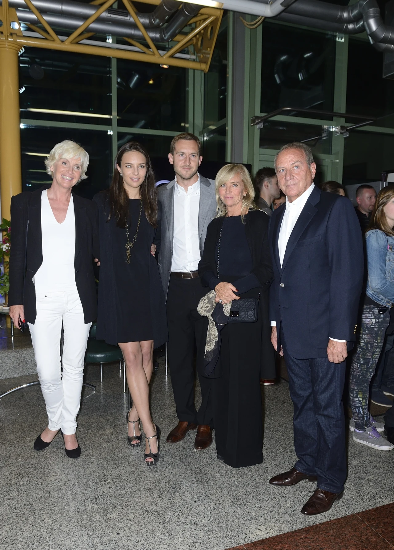 Ania z mamą i Michał z rodzicami Ania z mamą i Michał z rodzicami