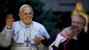 Rzeźba papieża Franciszka przed katedrą w Buenos Aires