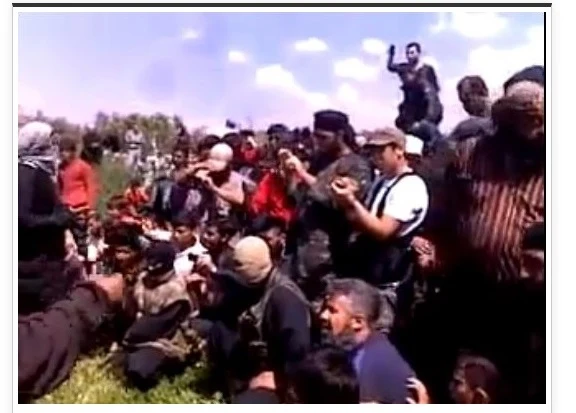 Kadr z filmu wideo dokumentującego egzekucję, fot. LiveLeak Kadr z filmu wideo dokumentującego egzekucję, fot. LiveLeak