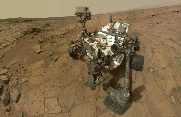 Curiosity na powierzchni Marsa