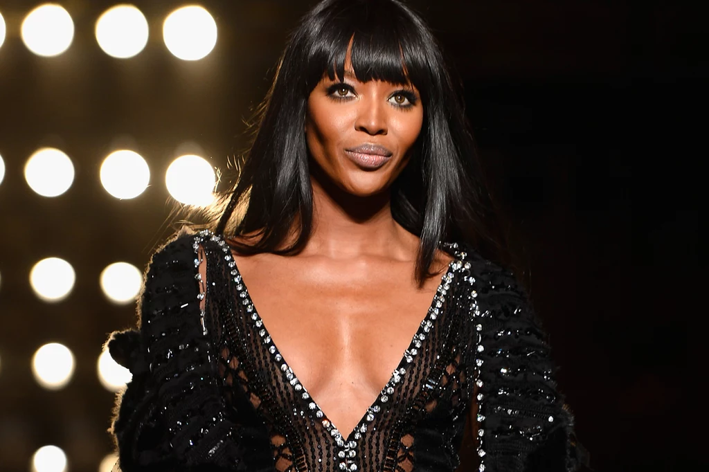 Naomi Campbell na pokazie Versace