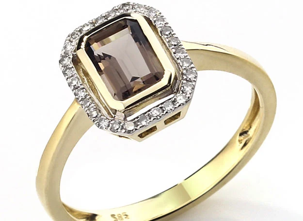 Pierścionek ze sklepu jubilerskiego SEZAM Pierścionek ze sklepu jubilerskiego SEZAM