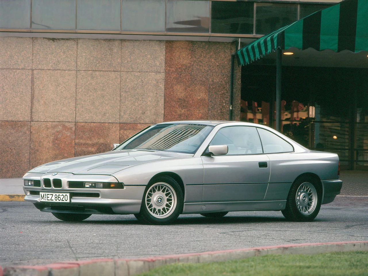 BMW 850i (E31)