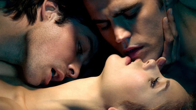Elena, Damon i Stefan, czyli miłosny trójkąt z "Pamiętników Wampirów". Elena, Damon i Stefan, czyli miłosny trójkąt z "Pamiętników Wampirów".