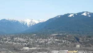 Vancouver w prowincji Kolumbia Brytyjska. Góry sąsiadują z Pacyfikiem - idealne miejsce do życia